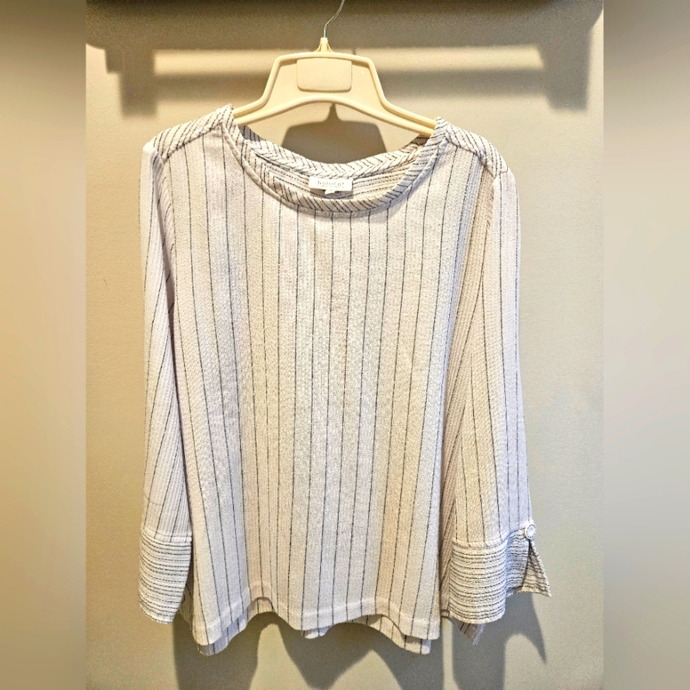 Habitat - Size L White Stripe Top 3/4 Sleeve Button Detail
